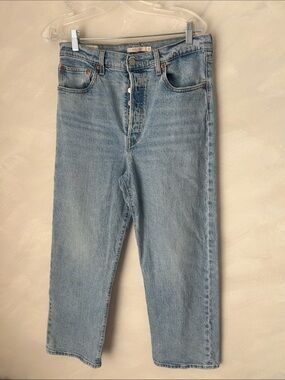Levi’s Ribcage Straight Ankle crop Jean 31 classic blue